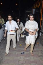Gul Panag, Sanjay Suri at Sanjay Gupta_s Mata Ki Chowki in Andheri, Mumbai on 16th Oct 2012 (29).JPG